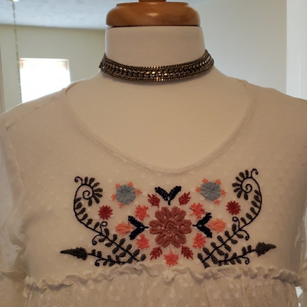Lace top - Picture 4 of 6